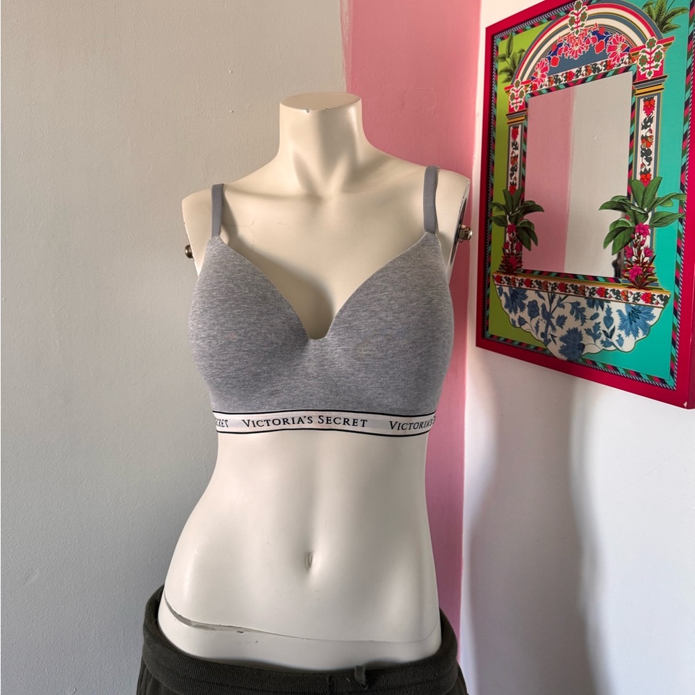 Victoria Secret Grey Wireless Bra